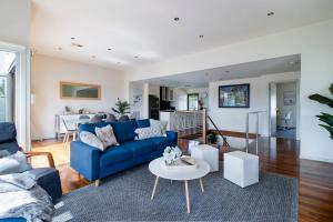 Χώρος καθιστικού στο Ultra Modern 3BR Mt Gambier Holiday Home