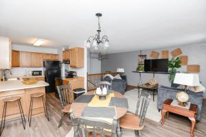 Gallery image of NEW Eco Chic Townhome off 25th in Fargo