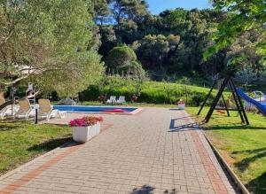 Φωτογραφία από το άλμπουμ του Apartments Zeljka B σε Mundanije +27 φωτογραφίες