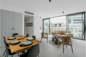 Modern 2BR Idelson Street By Holiday Rentals