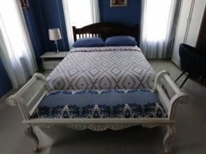 Кровать или кровати в номере Klong Muang Beach Apartment
