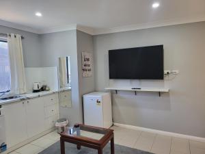 T&V Suites的厨房或小厨房