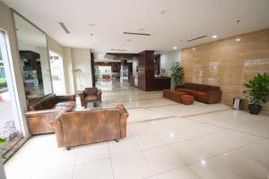 Χώρος καθιστικού στο Tamansari Sudirman Apartment by AbdiHome +30 φωτογραφίες