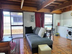 T&V Suites的休息区