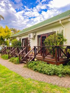 Zahrada ubytování Bunkers Inn Guesthouse + 33 fotografií
