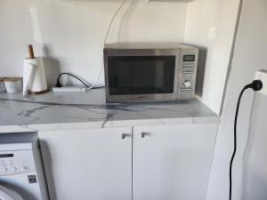T&V Suites的厨房或小厨房