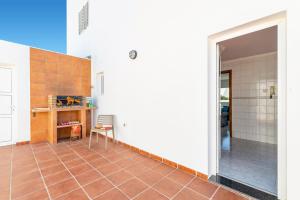 A kitchen or kitchenette at Villa Volcan by Villa Plus