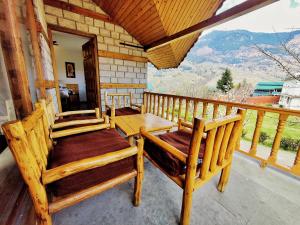 Gallery image of Harippur Cottages and Resort - Manali in Manāli