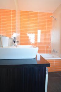 A bathroom at Apartamento con piscina en Portonovo, Sanxenxo
