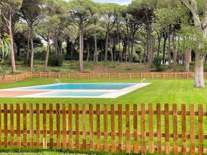 Vonkajšia záhrada v ubytovaní EMPORDÀ GOLF 4 1-2