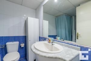 Łazienka w obiekcie APCOSTAS Turquesa Playa - Calpe