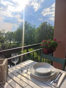 Balkón nebo terasa v ubytování Appartamento Miralago con Giardino sul Lago