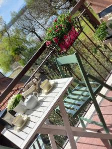 Balkón nebo terasa v ubytování Appartamento Miralago con Giardino sul Lago