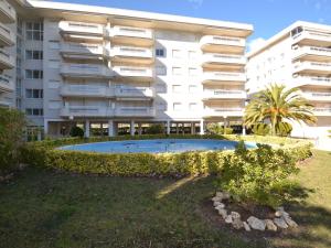 Bazén v ubytování Apartment Aguamarina 7 by Interhome nebo v jeho okolí