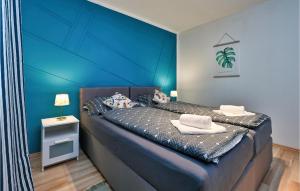 Postel nebo postele na pokoji v ubytování Amazing Home In Banovo With Heated Swimming Pool