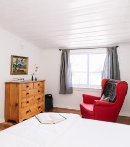 Ένα ή περισσότερα κρεβάτια σε δωμάτιο στο Demilune Lodge - Serene cabin with hot tub