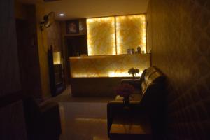 Posezení v ubytování Hotel UR Comforts Jayanagar