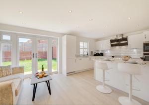A kitchen or kitchenette at Whitby Retreat