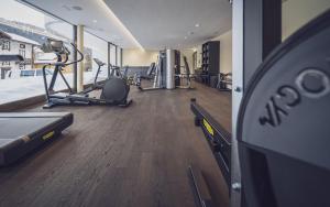 Fitness centrum a/nebo fitness zařízení v ubytování Hotel National by Mountain Hotels