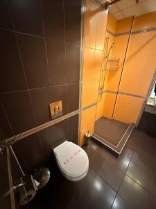 A bathroom at Briz Beach apartments - section B