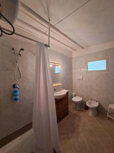 Ванная комната в Casa Solanas N. 2