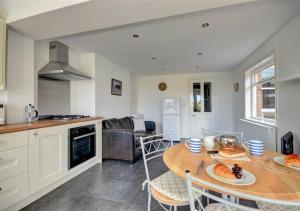 Η κουζίνα ή μικρή κουζίνα στο The Holbrooks Garden Apartment