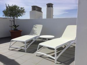Zdjęcie z galerii obiektu Beachfront penthouse with sunroof w mieście Arenales del Sol