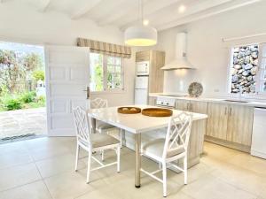 Kuchyňa alebo kuchynka v ubytovaní Casa Boticaria, bonito Paraíso Privado con jardín y Jacuzzi.