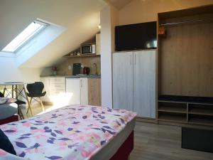 Kuchyňa alebo kuchynka v ubytovaní City Center Apartments Lofty z klimatyzacją