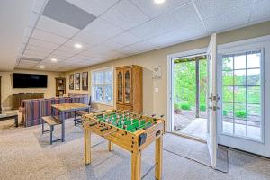 Herní místnost v ubytování Lake Lover's Delight