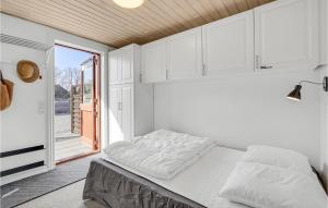 Katil atau katil-katil dalam bilik di 1 Bedroom Amazing Apartment In Rømø