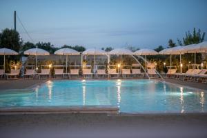 Piscina di Hotel Reverse o nelle vicinanze