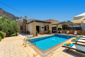 Πισίνα στο ή κοντά στο Villa Kallisto by Villa Plus