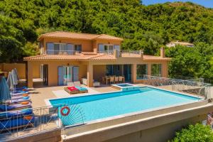 Πισίνα στο ή κοντά στο Villa Orchidea by Villa Plus