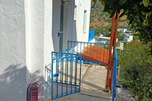 Fotografie z fotogalerie ubytování Four view house in Kalymnos Κάθε μπαλκόνι έχει άλλη θέα v destinaci Vathís