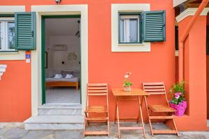ระเบียงหรือลานระเบียงของ Logas Beach Studios Peroulades Corfu