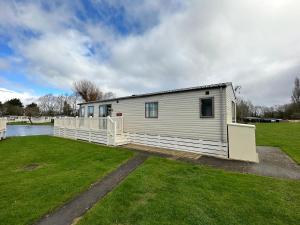 Imagen de la galería de Waterside Lodge, en South Cerney 23 fotos más