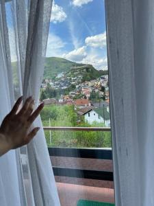 Nespecifikovaný výhled na hory nebo výhled na hory při pohledu z apartmánu