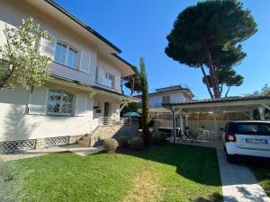 Fotografie z fotogalerie ubytování Bellaisa Bed & Breakfast v destinaci Camaiore