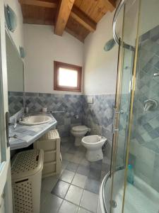 A bathroom at Zenzero