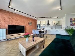 Kuchnia lub aneks kuchenny w obiekcie Apartament Ukiel No9 z prywatnym dostępem do jeziora i siłownią