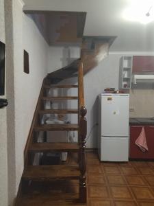 Kjøkken eller kjøkkenkrok på Vacation home on Rybzavodskaya