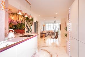 Dapur atau dapur kecil di Funky house