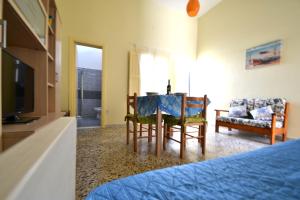 Imagen de la galería de Ll84 Casa vacanze per 4 pax Luce, en Roca Vecchia