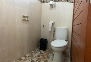 D'JERO HomeStay的一间浴室