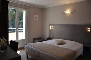 Gallery image of Hotel de la Plage in Le Lavandou