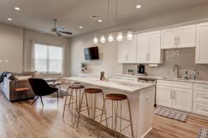 Galeriebild der Unterkunft Youngsville Sports Complex NEW Townhome in Youngsville + 19 Fotos