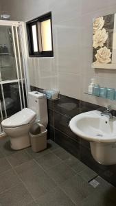 חדר רחצה ב-Sharkat Homestay