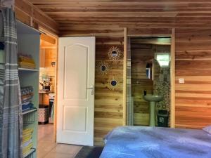 Ένα ή περισσότερα κρεβάτια σε δωμάτιο στο Ti CASE GERMAINE