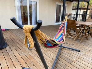 Un patio sau altă zonă în aer liber la 貸別荘Casa de Campo 2SLDK别墅 駐車場 芝生東屋付き BBQ 大室山と海遠望伊豆高原5分